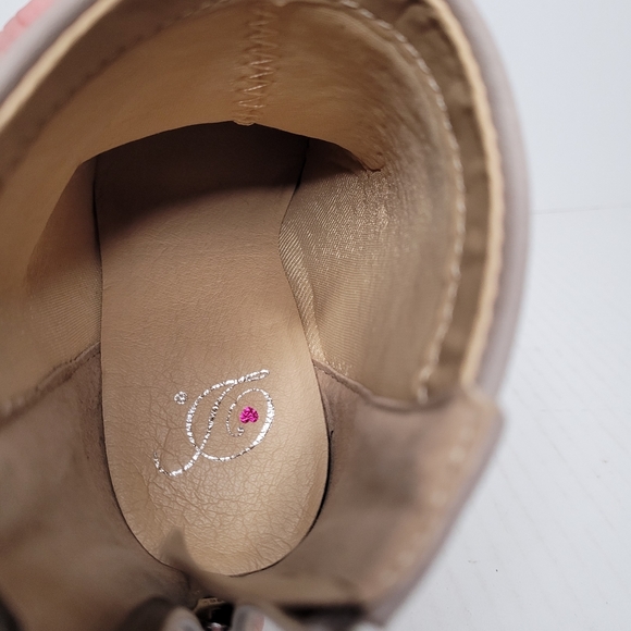 My Delicious shoes Women's Mars Faux Leather Ankle Boots Sz 6M - Picture 13 of 14